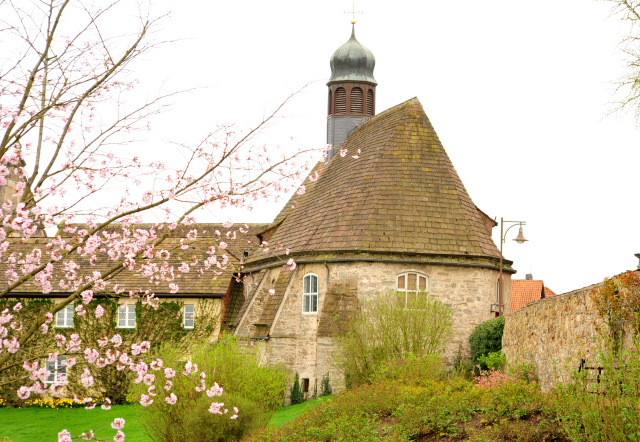 Die Kirche in Hämelschenburg - Trakehner Gestüt Hämelschenburg - Beate Langels