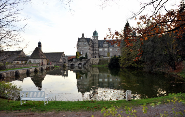 Schloss Hämelschenburg im Oktober 2013, Foto: Beate Langels, Trakehner Gestüt Hämelschenburg - Beate Langels